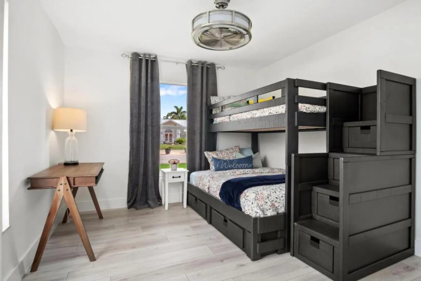 Modern Comfort In Naples, Close To Everything * Naples
