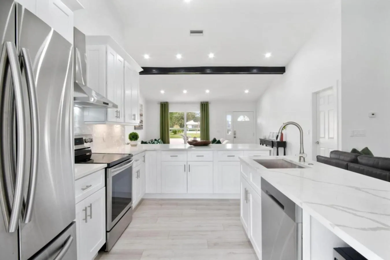 Modern Comfort In Naples, Close To Everything
