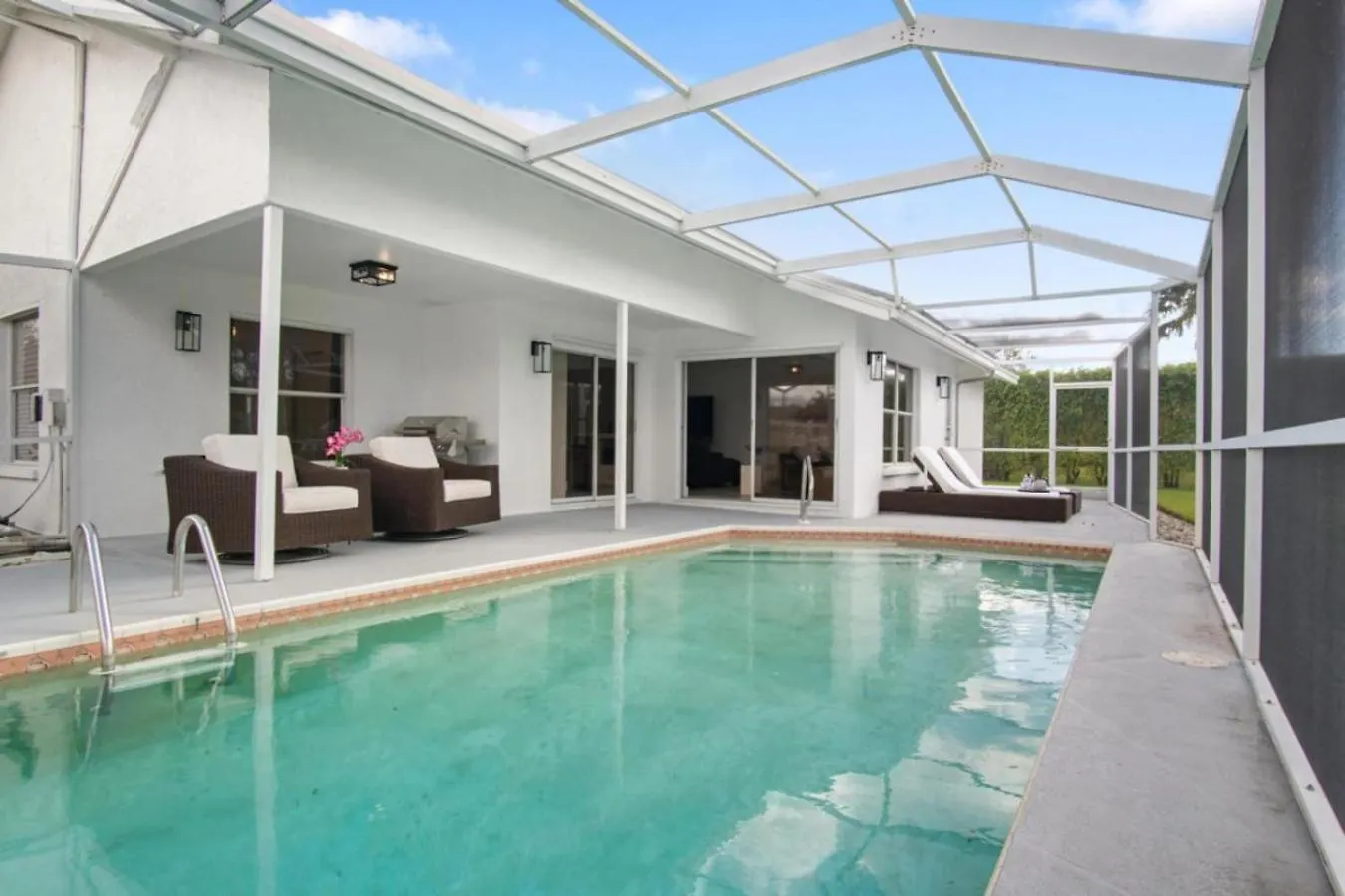 Modern Comfort In Naples, Close To Everything Naples