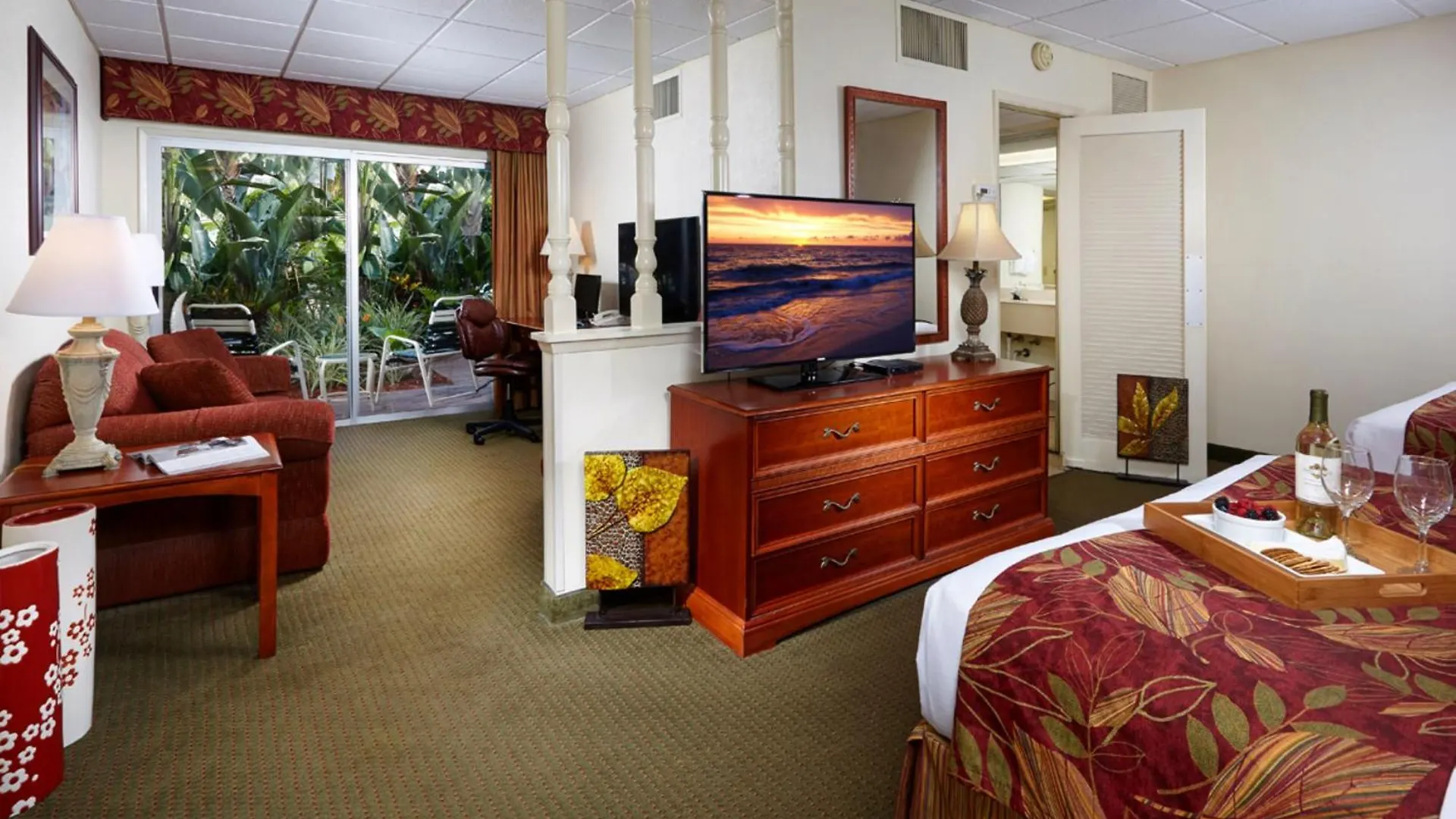 Western & Hotel North Naples