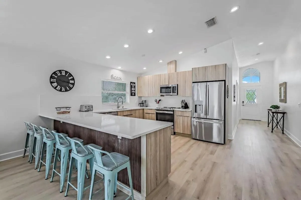 Vanderbilt Beach House-95th Holiday home