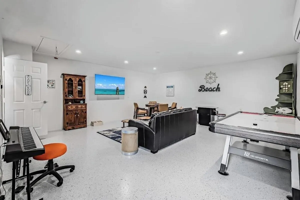 Vanderbilt Beach House-95th Holiday home