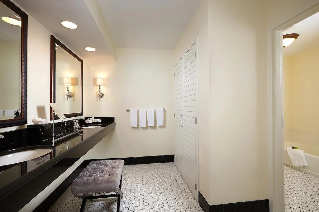 Hotel At Pelican Bay North Naples