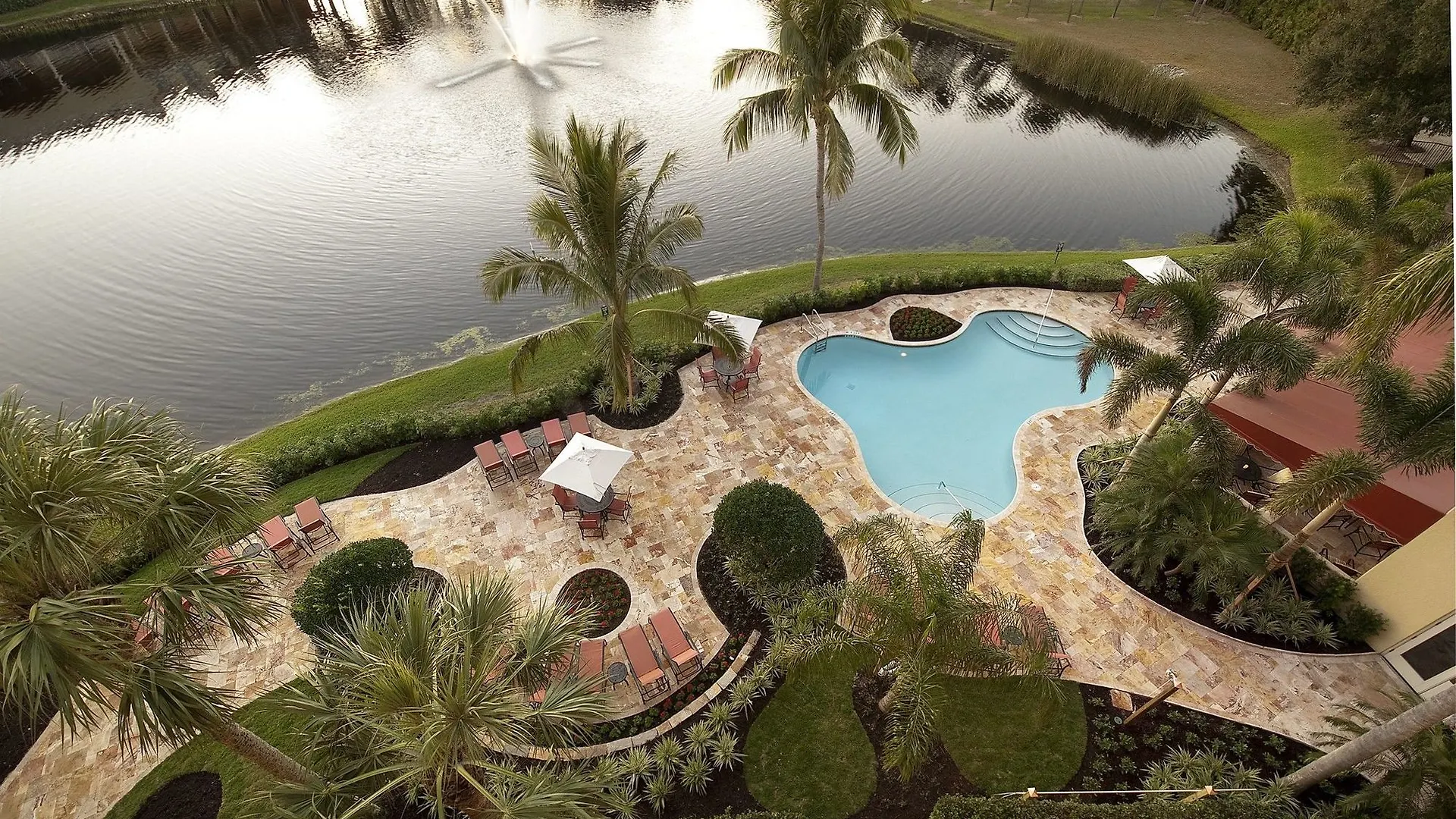 Hotel At Pelican Bay 4*