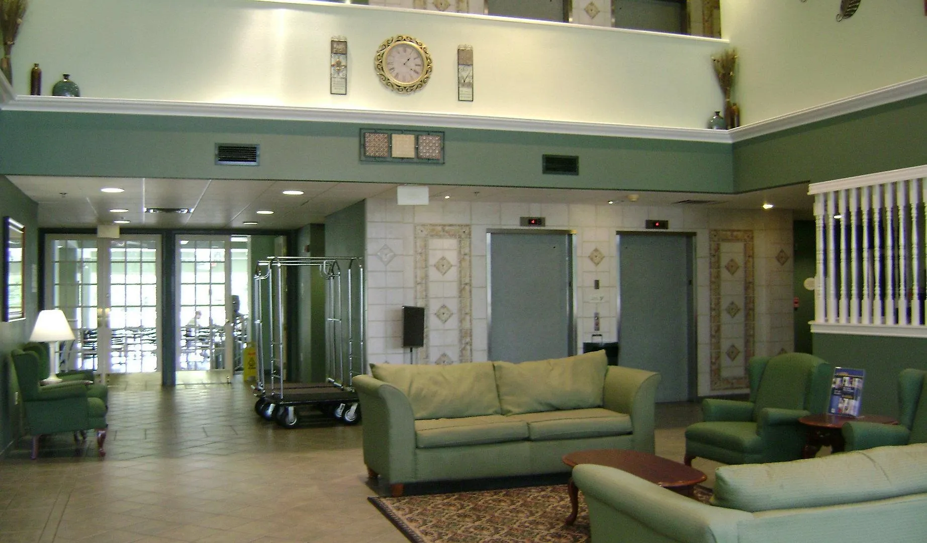 Hotel Western Plaza 3*