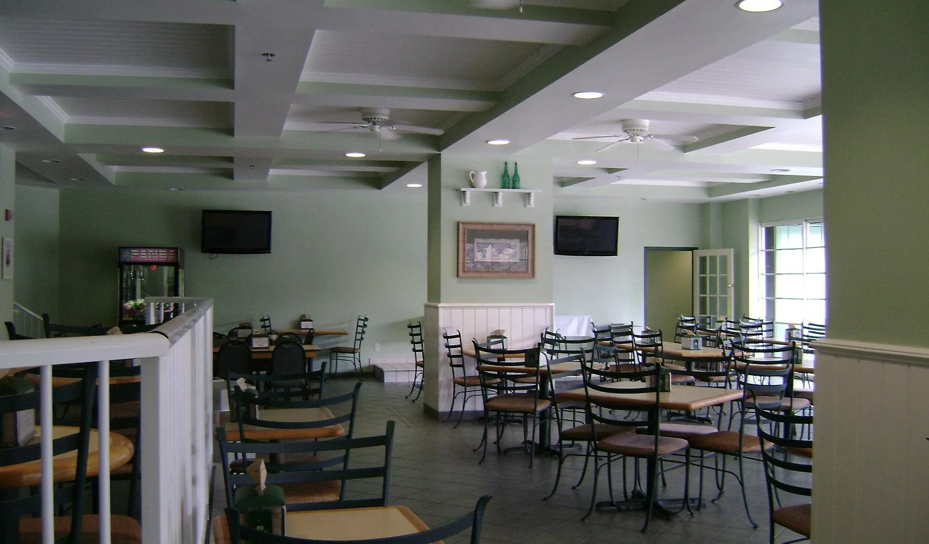 Western Plaza Hotel 3*