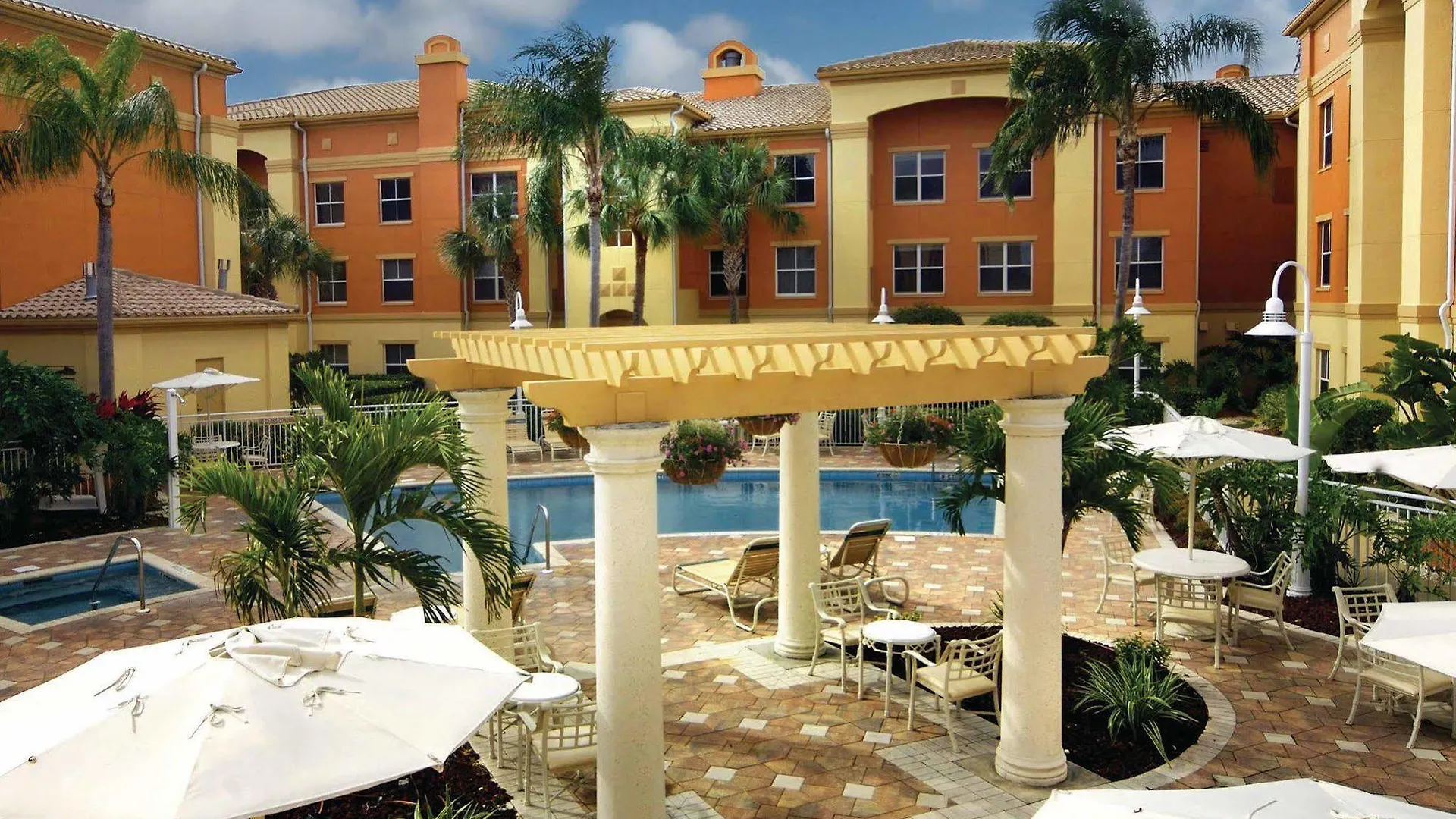 By Marriott Hotel North Naples