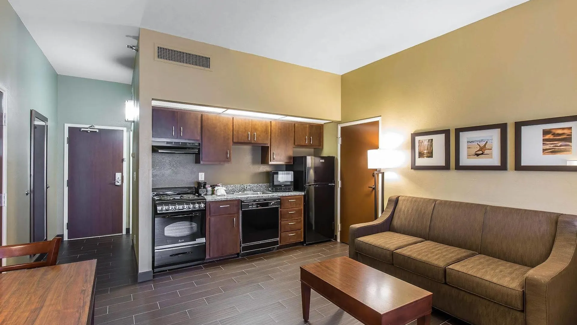 Tollgate 2* North Naples