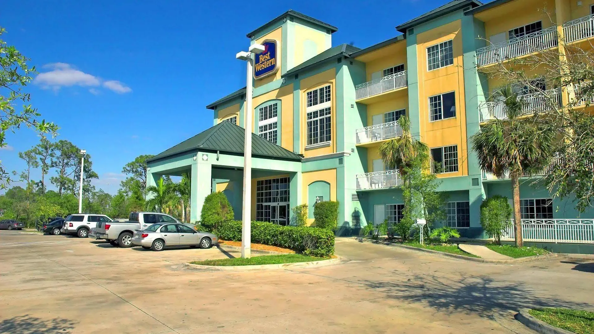 Hotel Western Plaza