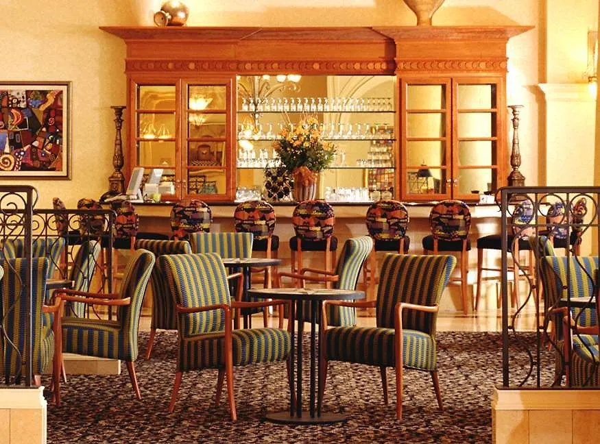 Hilton Hotel 4*