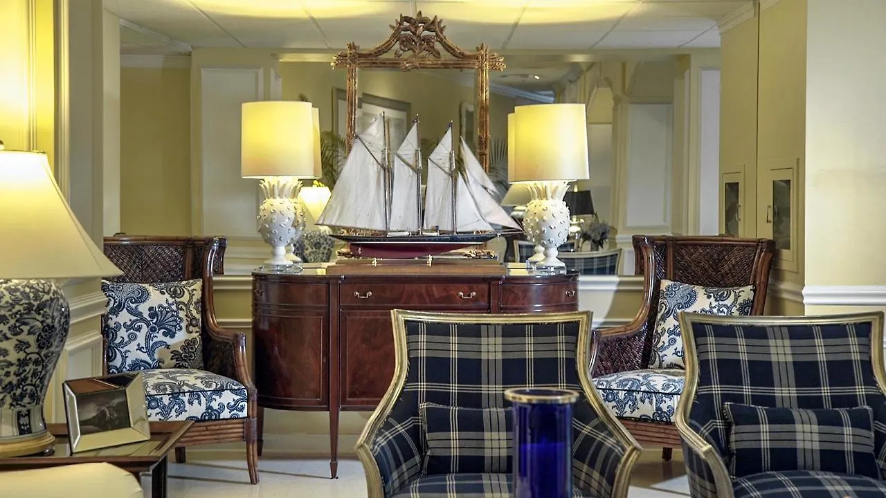 Hotel At Pelican Bay 4*