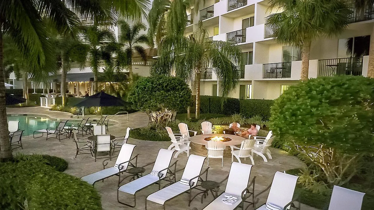 Hotel At Pelican Bay 4*