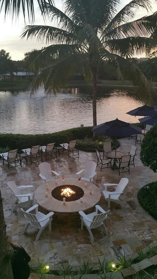 At Pelican Bay 4*