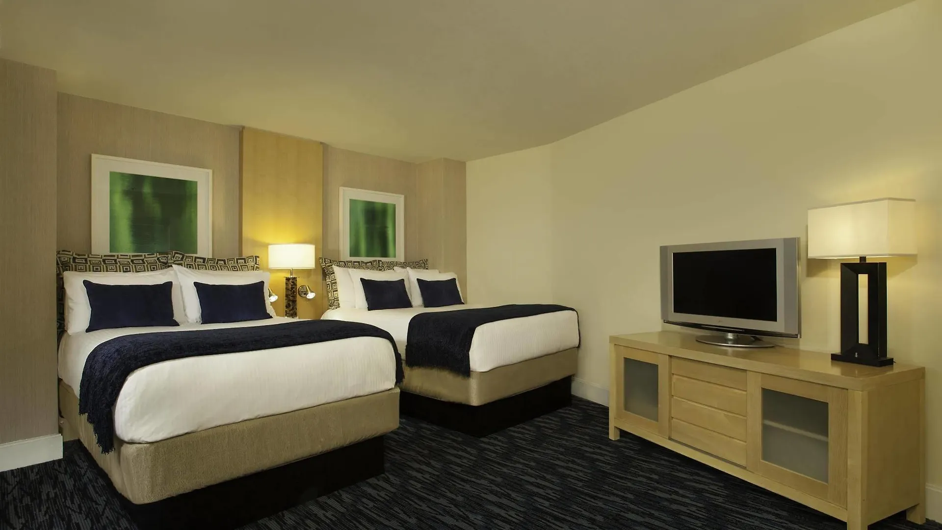 Edgewater 4*