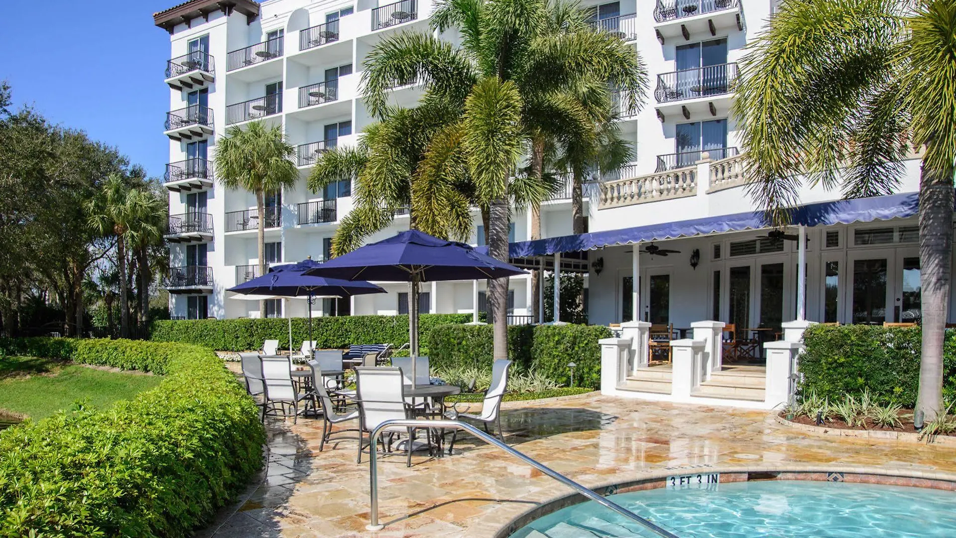 Hotel At Pelican Bay North Naples