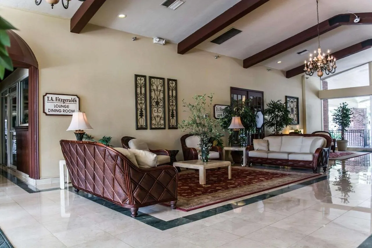 Resort Quality And Golf Golden Gate