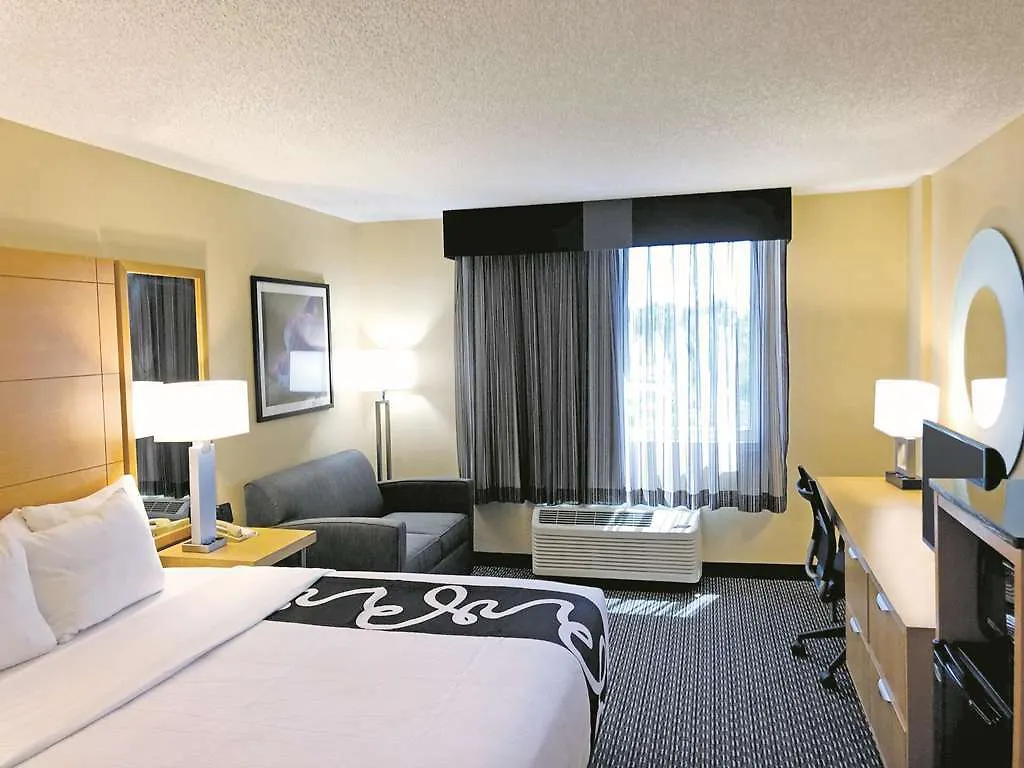 La Quinta By Wyndham Downtown North Naples