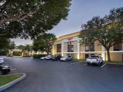 햄튼 인 네이플스 I 75 3* North Naples
