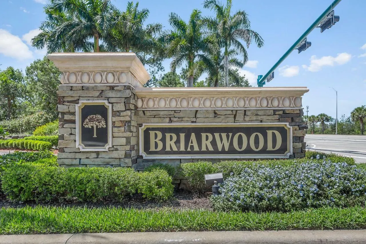 Peace Rose At Briarwood Holiday home Naples