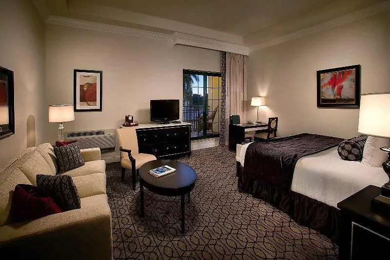 Club Level At On Fifth Hotel 4*