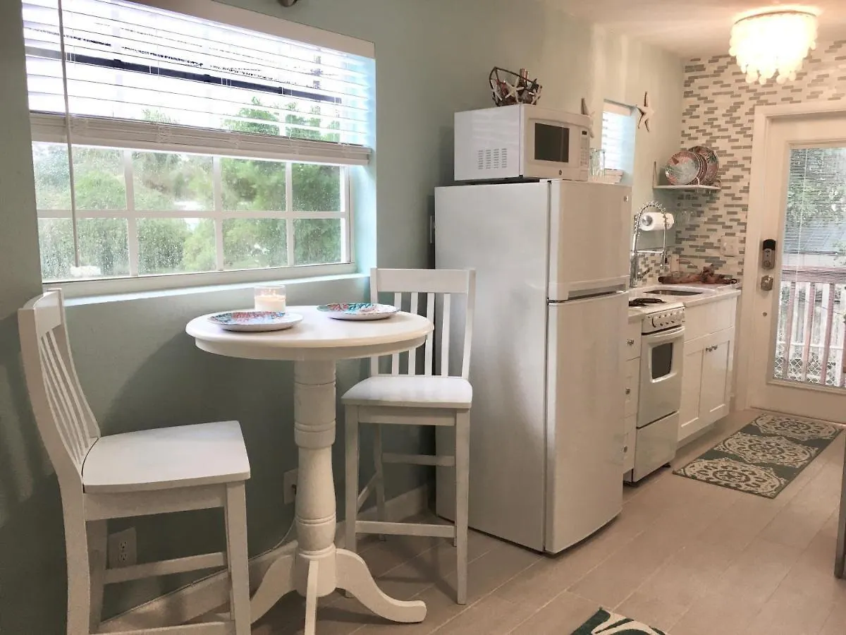 Apartment Coastal Escape!