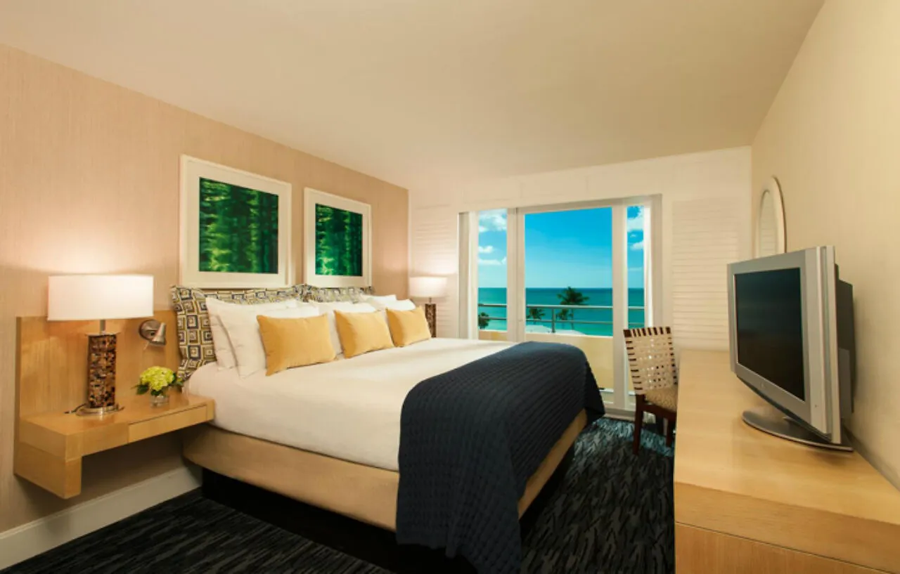 Edgewater Hotel 4*