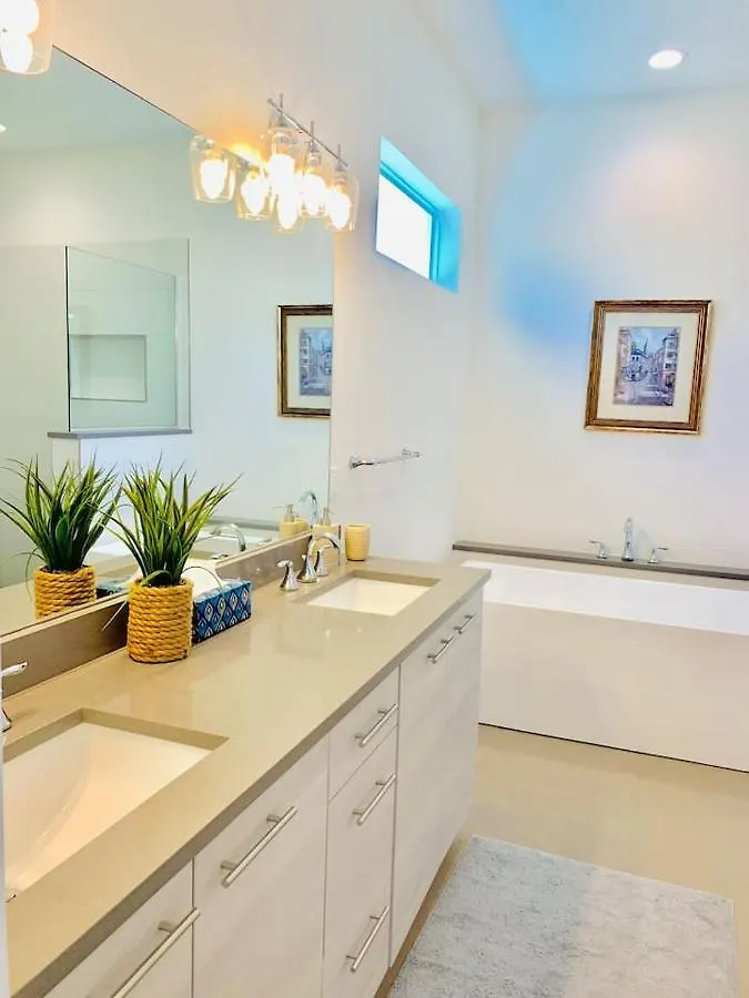 New! Perfect - Heated Saltwater Pool Naples