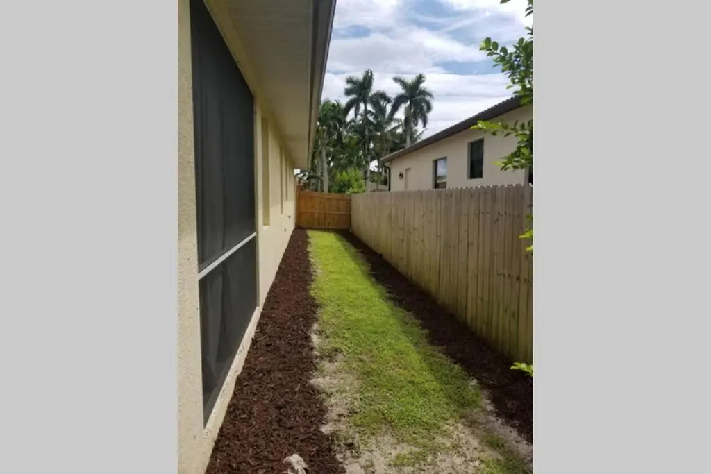 823 104th Ave. N. North Naples