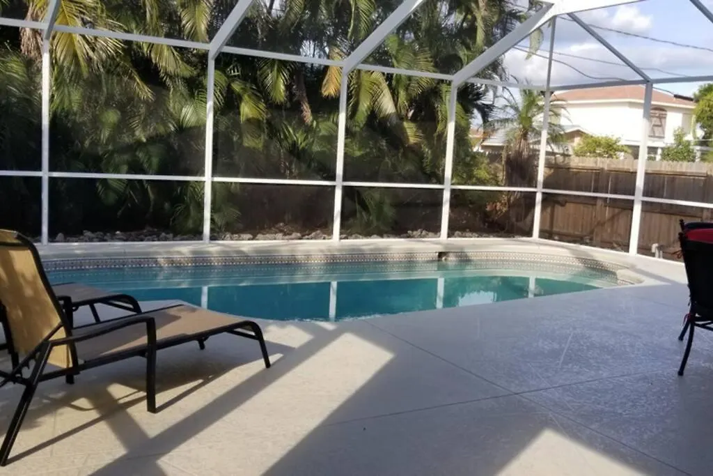 823 104th Ave. N. 펜션 North Naples