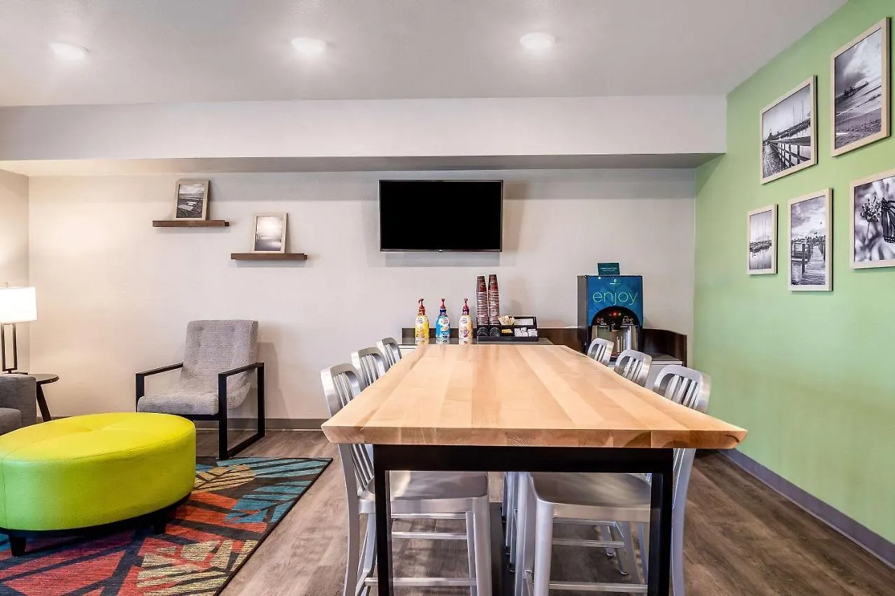 Otel Woodspring West