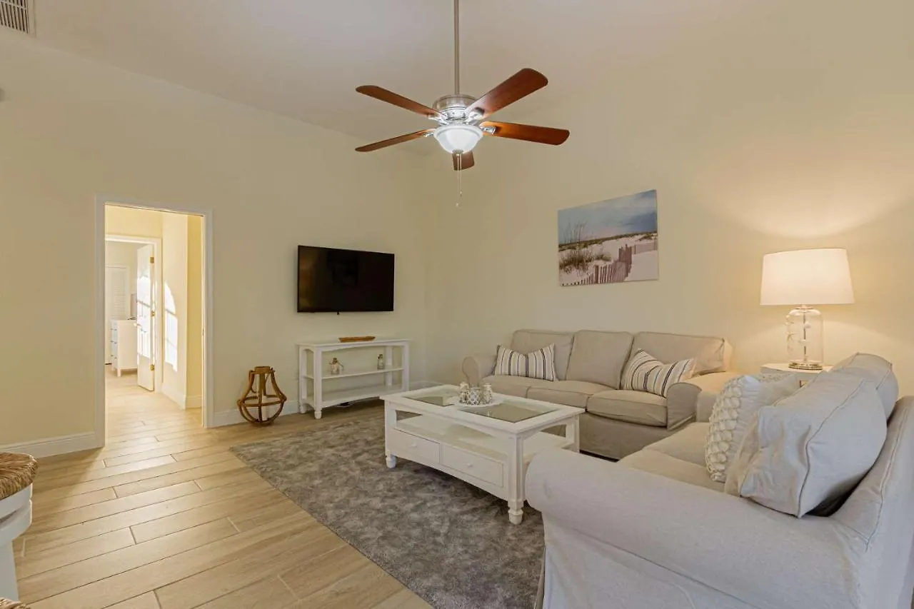 Crown Pointe-mabry Drive North Naples