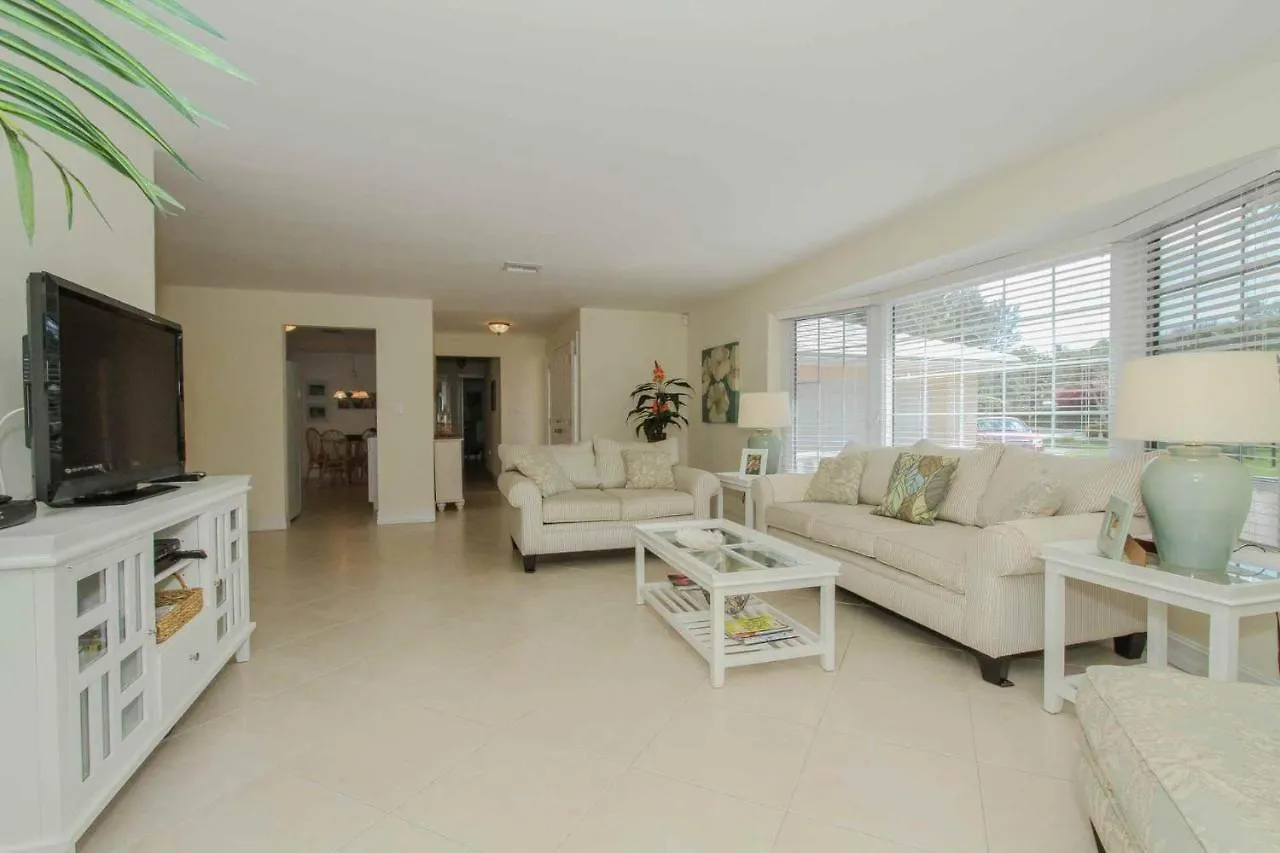 Oleander Drive - Coquina Sands * North Naples