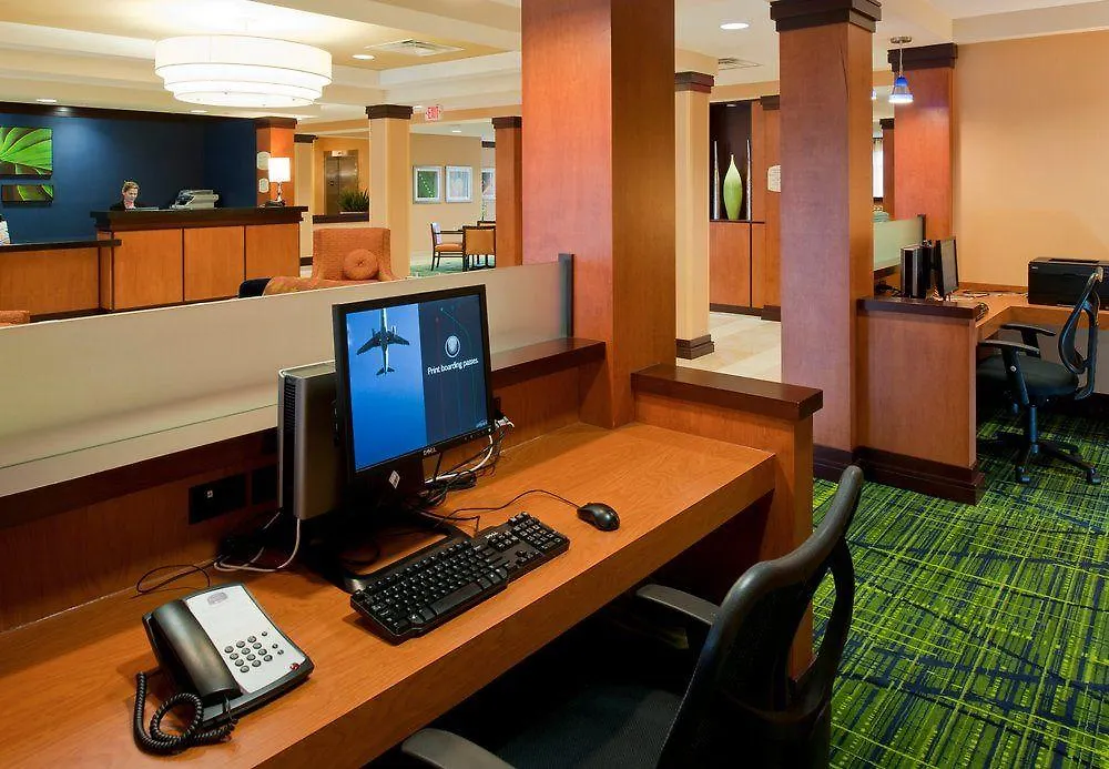 Fairfield And By Marriott Hotell 3*
