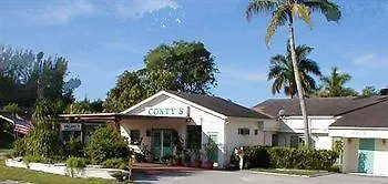 Conty's 2* Naples Manor