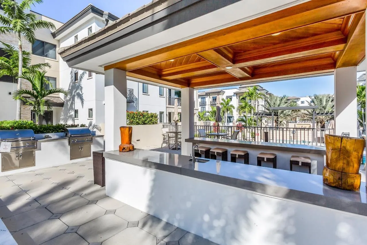 Square Paradise Apartment North Naples