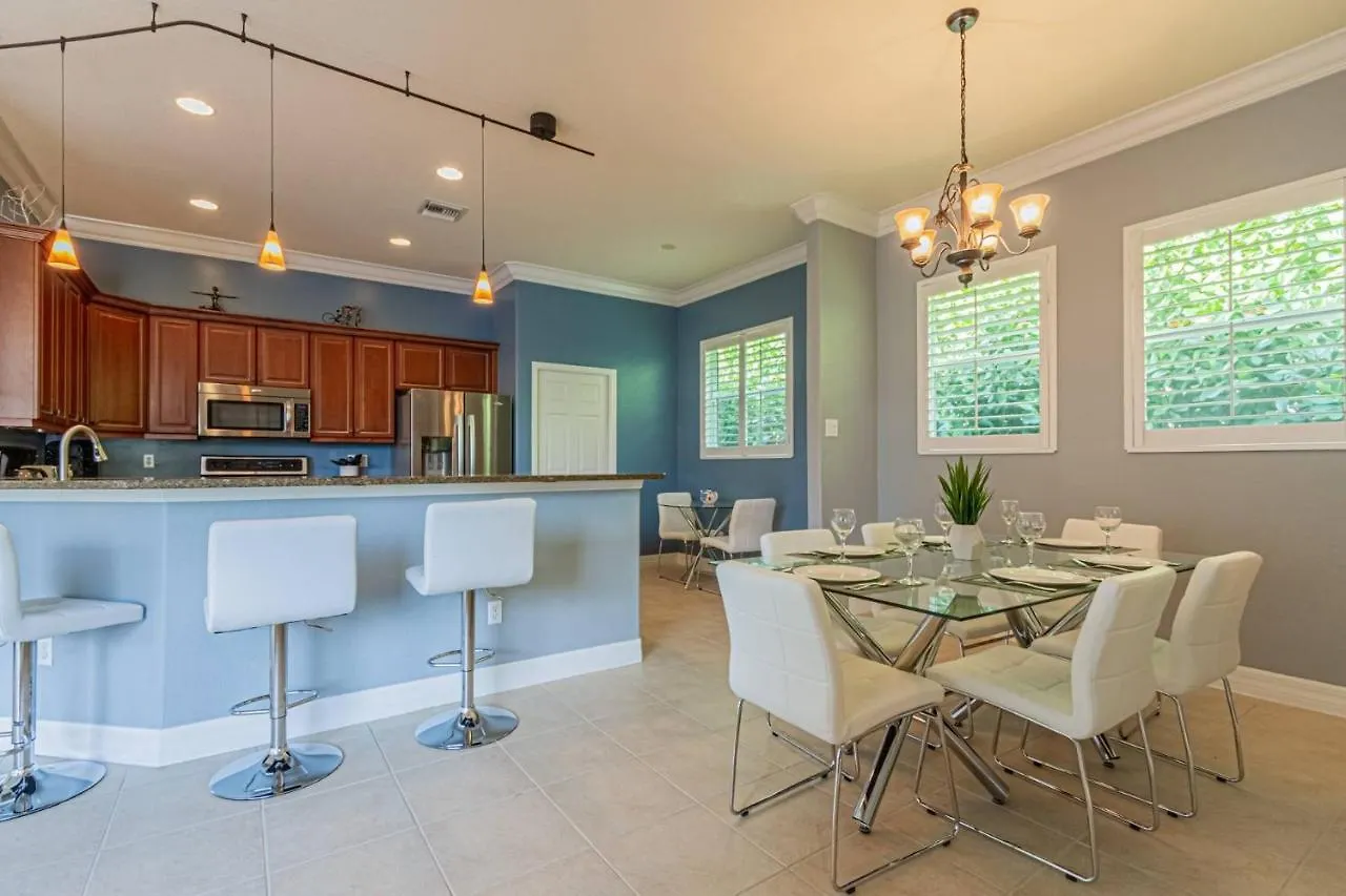 Briarwood-1064 Tivoli Dr North Naples