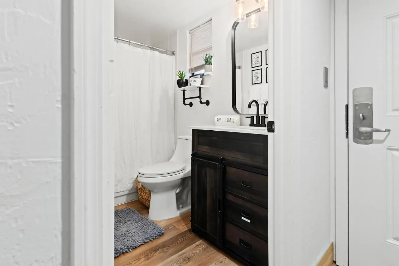 Park Shore Unit Beautiful Beaches And 5th Ave Shopping *