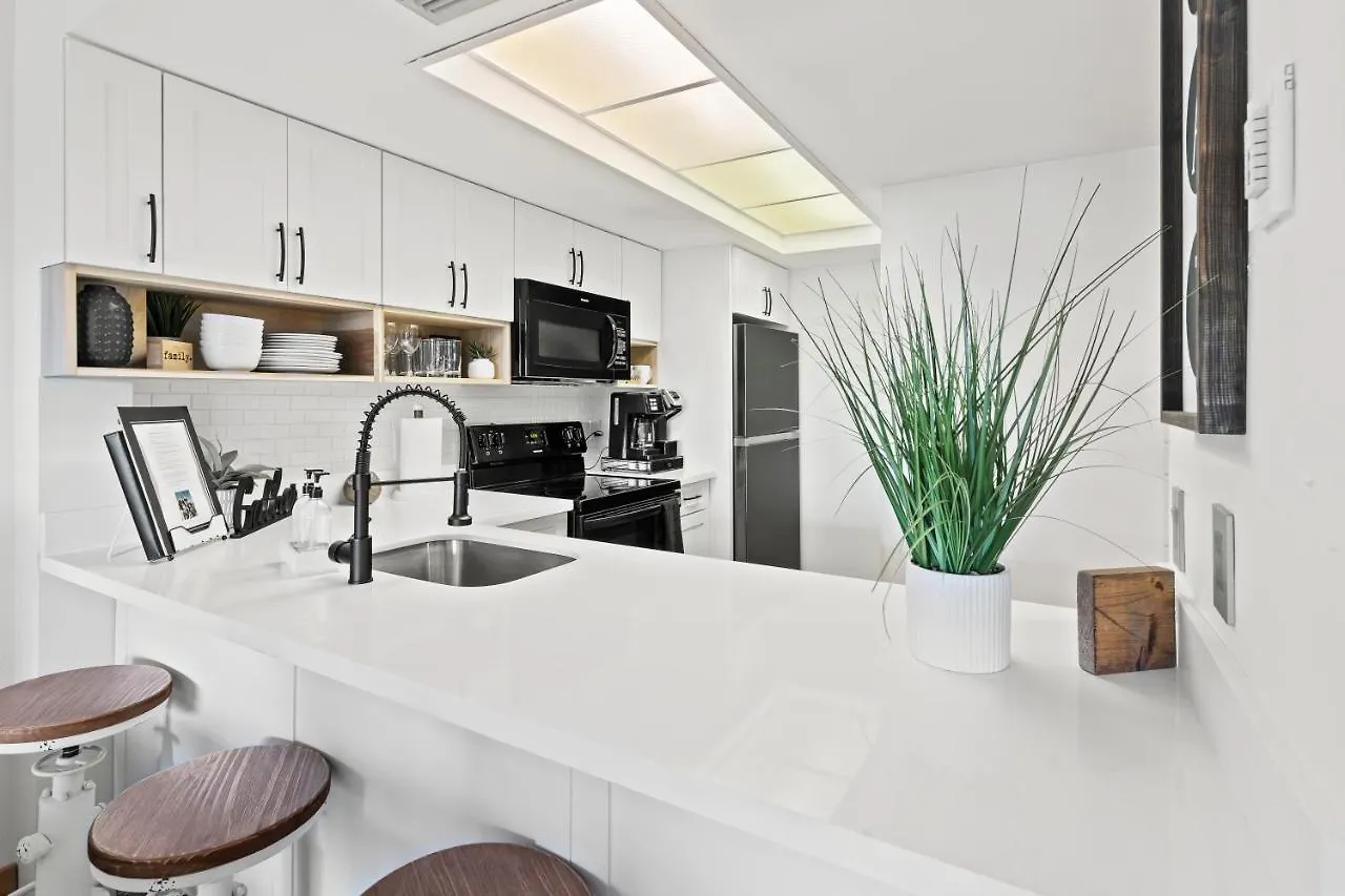 Park Shore Unit Beautiful Beaches And 5th Ave Shopping Naples