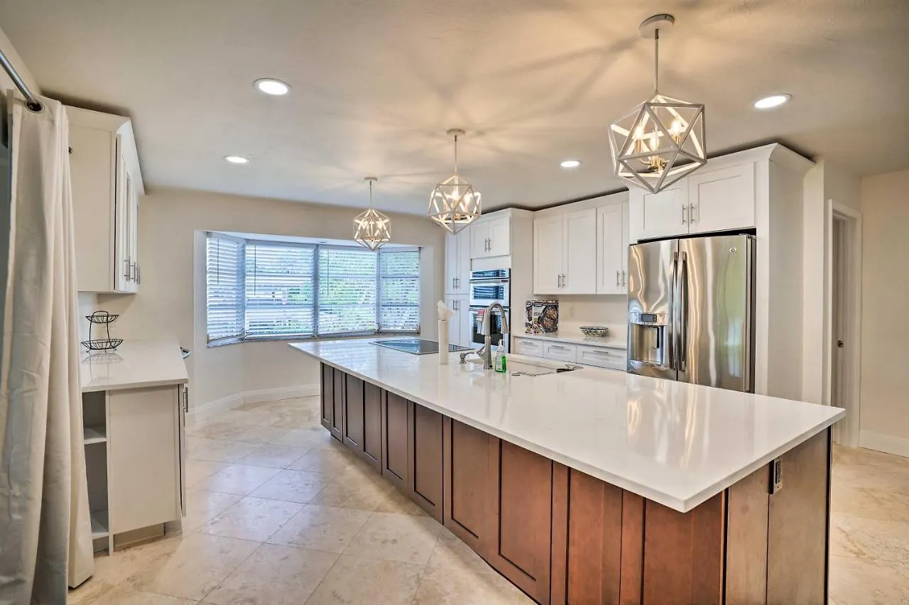 Direct Gulf Access And Lanai Sunny Home! 펜션 North Naples