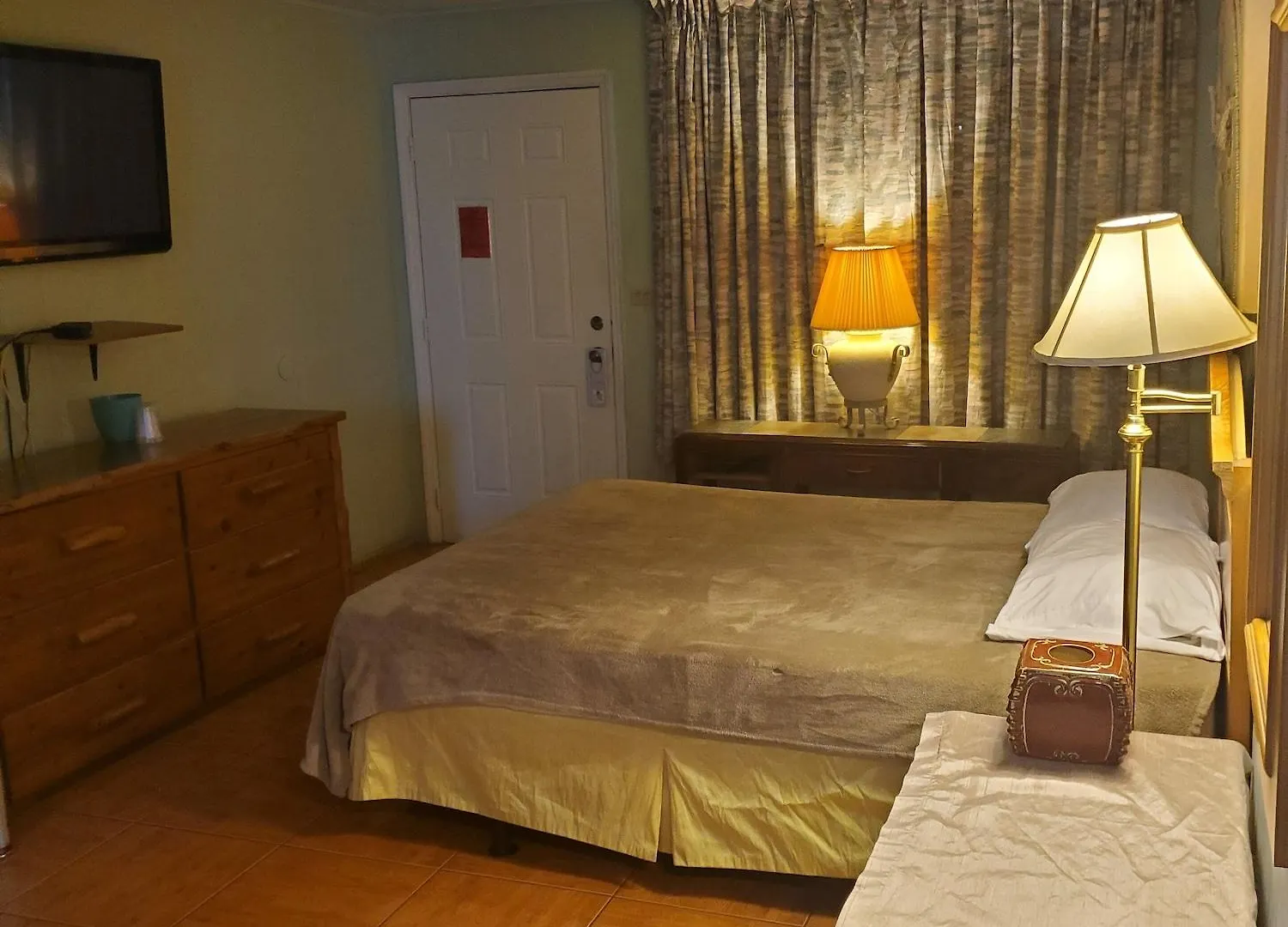 Contys Hotel 2*
