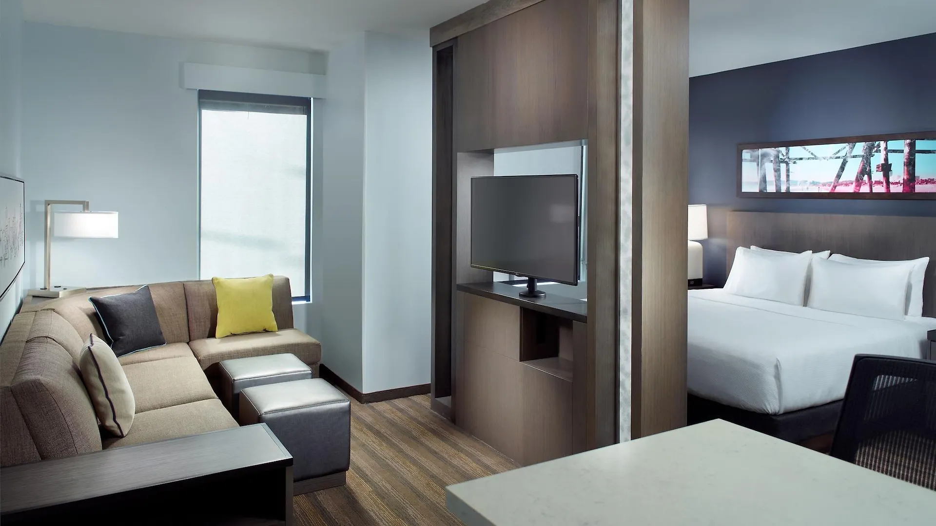Hyatt House 5th Avenue Hotel North Naples
