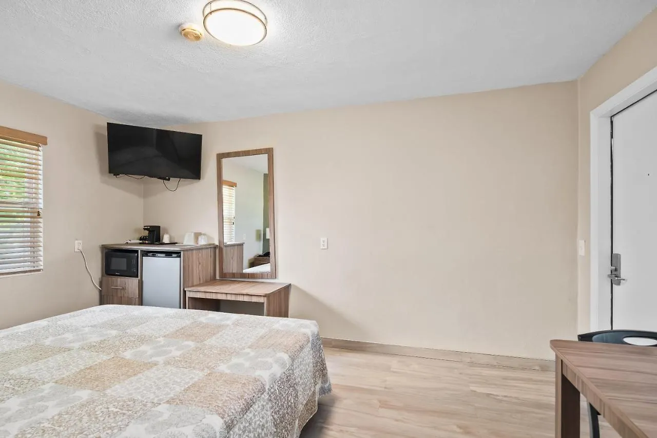 Tamiami 2* North Naples