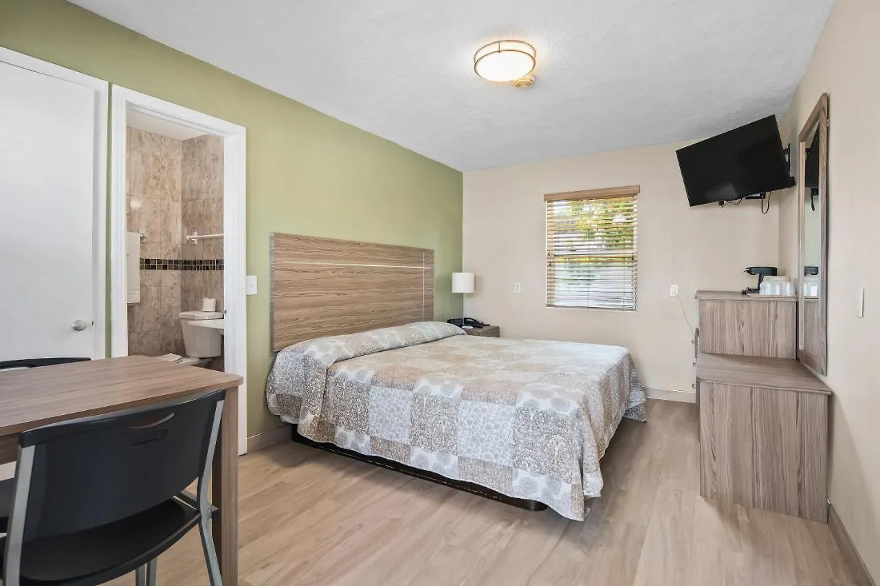 Tamiami 2* North Naples