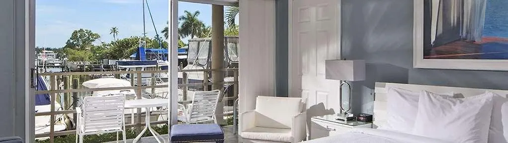 Cove On Bay Hotel