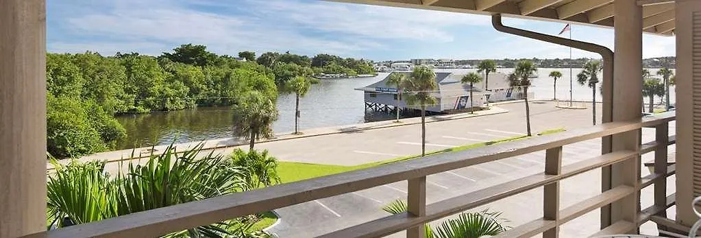 Cove On Bay Hotel 2*