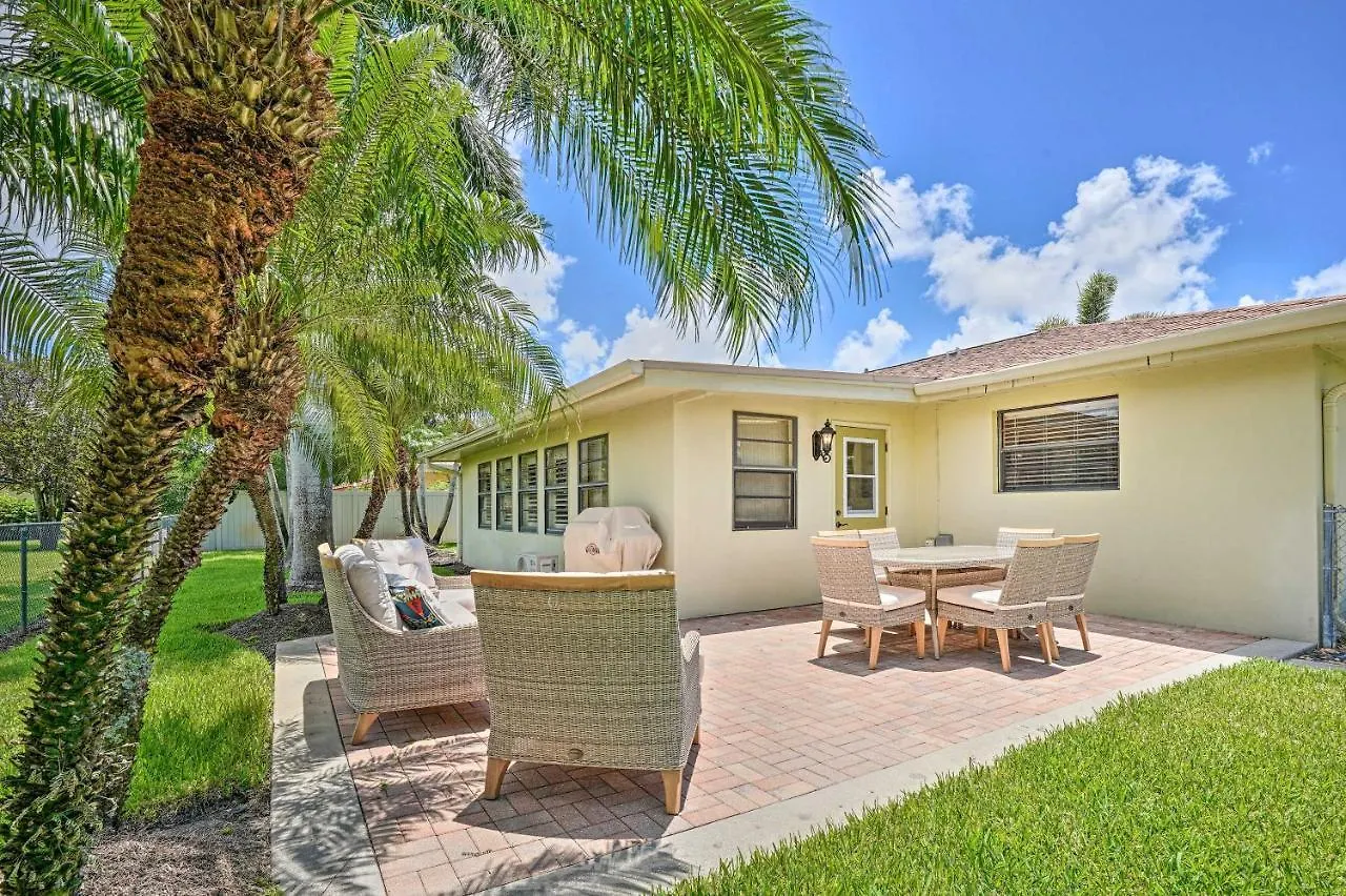 Ferienhaus Charming With Patio About 5 Mi To