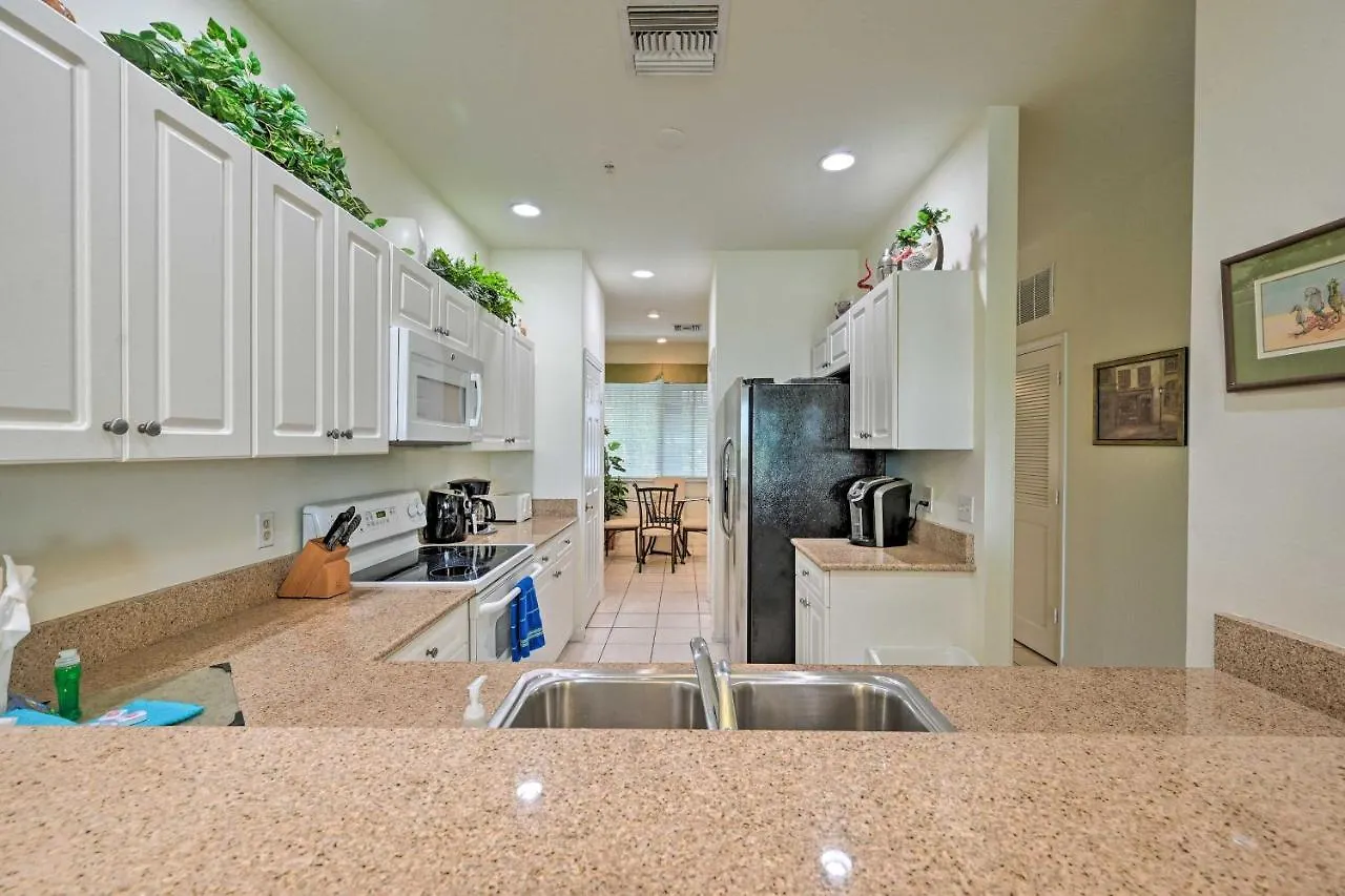 With Golf View And Resort-style Amenities North Naples