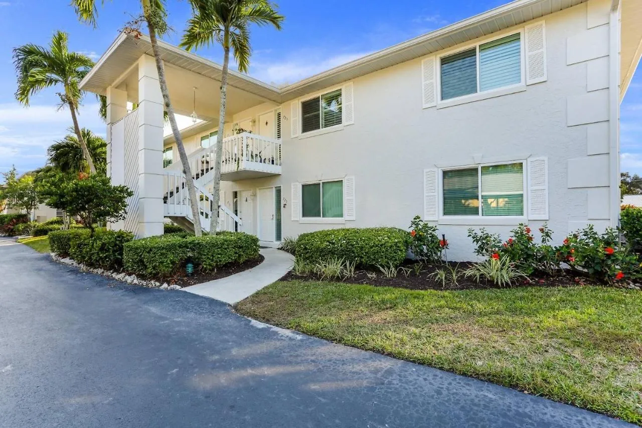 度假居 The Shore Club At Park Shore North Naples