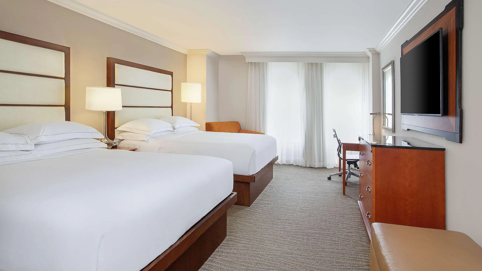 Hilton מלון