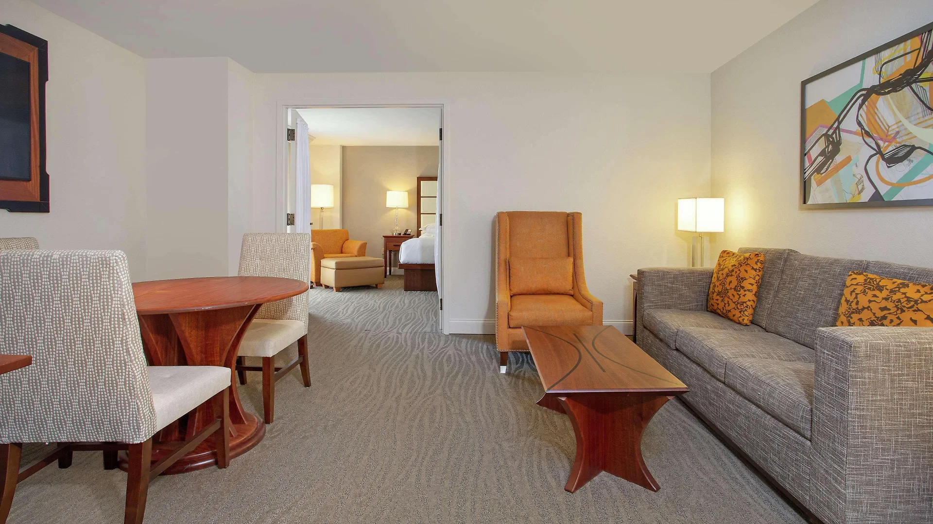 Hilton מלון 4*